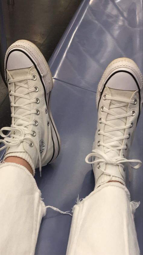 Converse Shoes Aesthetic Platform, Converse Platform Shoes White, White Platform Converse Aesthetic, White Converse Not Platform, Worn Converse Aesthetic, Converse Collection, White Converse Outfits, Cute Converse, Slouch Socks