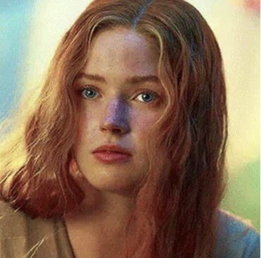 The Hunger Games Face Claims, Scarlet Lunar Chronicles, Elora Danan, Willow 2022, Ellie Bamber, Elf Face, Game Face, Ginger Girls, Female Character Inspiration