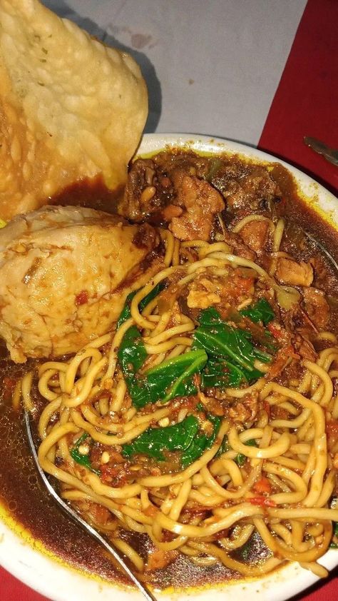 Mi Ayam Aesthetic, Mie Ayam Aesthetic, Pap Bakso, All U Can Eat, Makanan Aesthetic, Food Drink Photography, Indian Snacks, Snap Food, Indonesian Food