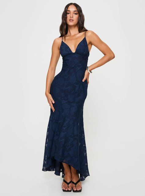 Cyrene Maxi Dress Navy Navy Dress Formal Classy, Two Tone Maxi Dress, Long Dresses For Homecoming, Hoco Dresses Mascarade, Freshman Prom Dresses Long, Navy Blue Long Dress Formal, Winter Formal Dresses Midi, Maxi Holiday Dress, Cool Prom Dress