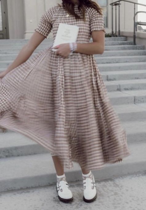 Lds Modest Clothing, Cute Church Dress, Mormon Aesthetic Outfit, Lds Dresses Church, Modest Style Christian, Lds Church Dresses, Casual Skirt Outfits Modest, Modest Christian Fashion, Fsy Lds Outfits