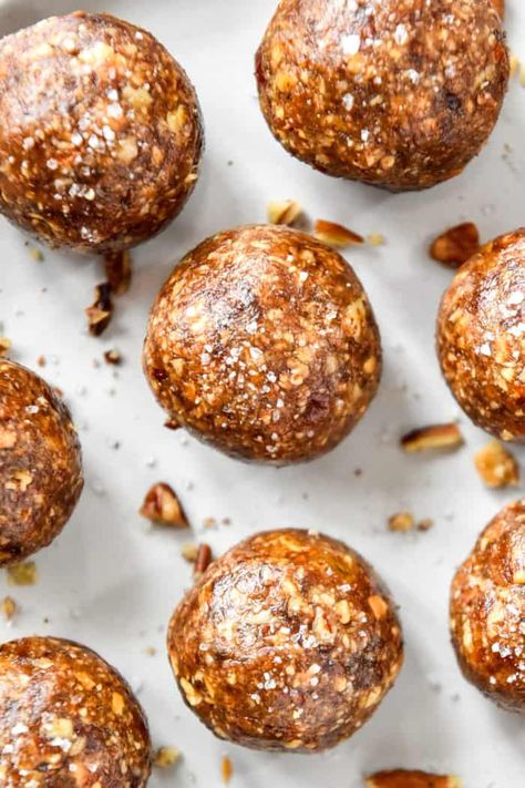 Pecan Pie Date Balls, Date Pecan Balls, Date Pecan Pie, Pecan Pie Balls No Bake, Pecan Balls, Date Balls, Pie Flavors, On The Go Snacks, 4 Ingredient