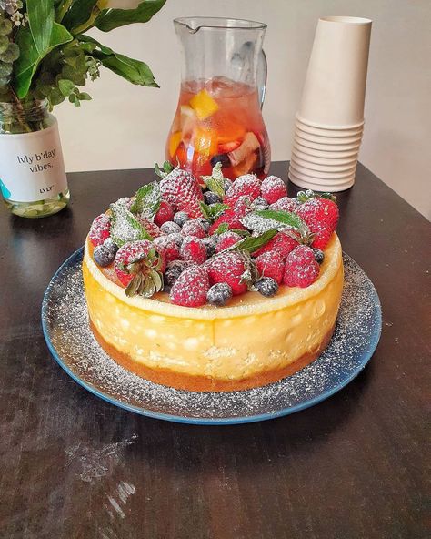 Senal Kaggodaarachchi on Instagram: “Homemade New York cheesecake with berries #food #foodphotography #foodporn #cheesecake #newyork #nyc #dessert #sweet #sweettooth #cheese…” New York Cheesecake Aesthetic, Nyc Cheesecake, Cheesecake With Berries, Cheesecake Aesthetic, Cheesecake Photography, Nyc Dessert, New York Cheesecake, Food Styling, Cake Recipe