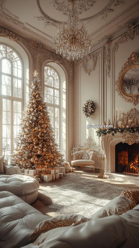 20 Ideas for a Glamorous Black and Gold Christmas Theme Luxury Christmas Decor Mansion, Mansion Christmas Decor, Luxury Christmas Aesthetic, Opulent Christmas, Mansion Christmas, Black And Gold Christmas, Luxury Christmas Decor, Glam Ideas, Eye Makeup Images