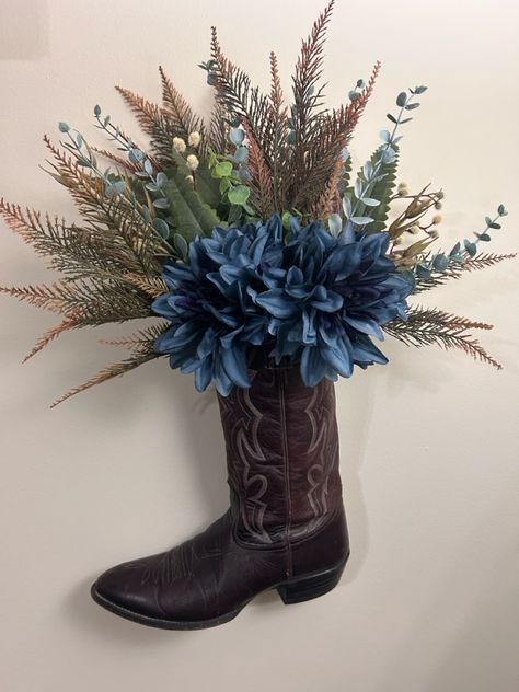 Boot Wreath, Rustic Boots, Wreath, Boots