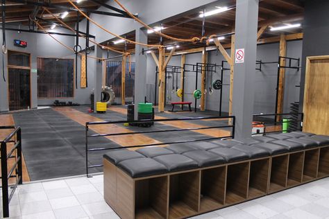 Crossfit Studio, Fitness Design Gym, Jiu Jitsu Gym, Dojo Design, Warehouse Gym, Boutique Gym, Etiquette Rules, Gym Design Interior, Crossfit Box