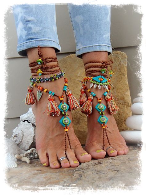 Boho Barefoot Sandals, Festival Sandals, Colorful Photoshoot, Look Boho Chic, Bohemian Sandals, Barefoot Sandal, Fringe Sandals, Jewelry Photoshoot, Photoshoot Props