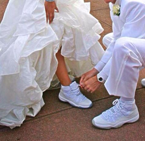 Nike Couple Shoes, Sneakerhead Wedding, Nike Couple, Girls Wearing Jordans, Basketball Wedding, Matching Couple Outfits Summer, Couple Sneakers, Wedding Sneakers, Jordans Girls