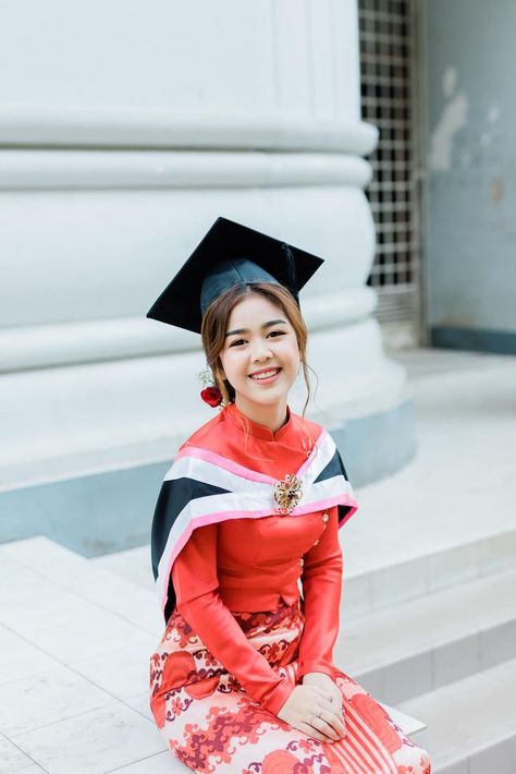 Myanmar Graduation Photo, Myanmar Wedding Photo, Phone Thiri Kyaw, Short Hair Korea, Myanmar Costume, Anime Princess Dress, Degree Dress, Elven Wedding Dress, Elven Wedding