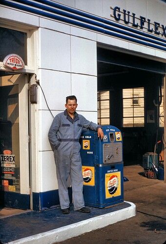 The local gas station mechanic who knew everything about the family cars and how to keep them running in the 50s Full Service Gas Station, Roadside America, Gulf Oil, Hello Gif, Old Gas Pumps, Car Memorabilia, Hudson Hornet, Vintage Gas Pumps, Marietta Georgia