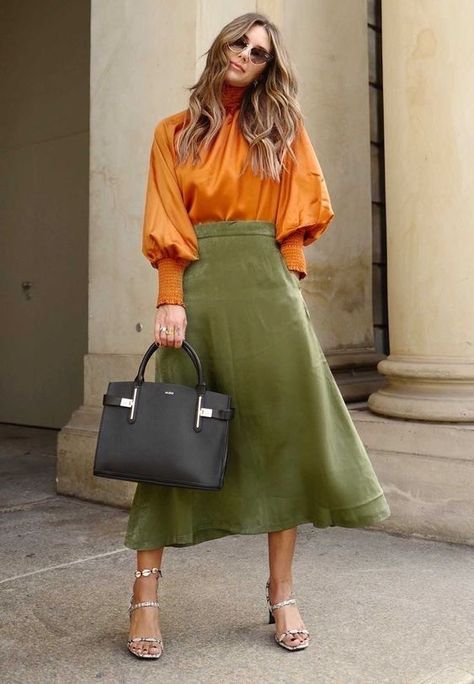 Fall Office Outfits 2024: 25 Ideas for Women - Casual, Trendy, and Stylish Looks Working Closet, Orange Skirt Outfit, Blue Leather Skirt, Fall Office Outfits, Rok Outfit, Looks Pinterest, Color Blocking Outfits, Color Combinations For Clothes, Work Dresses For Women