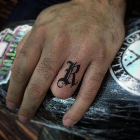 Finger Letter Tattoos, Letter Tattoos On Hand, Letter R Tattoo, Font Tato, Knuckle Tattoos, Ring Finger Tattoos, Tattoo Templates, Skeleton Hand Tattoo, Tattoo For Son