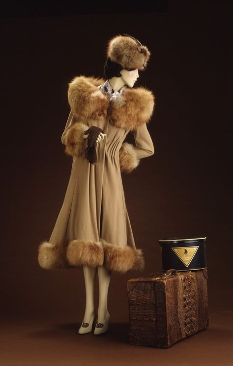 Womans Coat Jean Patou (France, 1880-1936; House founded 1914) France, circa 1930 1930 Fashion, Jean Patou, 30s Fashion, Look Retro, Retro Mode, 1930s Fashion, Antique Clothing, Vintage Fur, Los Angeles County