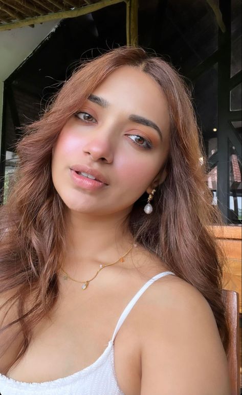 Jiya Shankar Hot Pics, Surveen Chawla, Jiya Shankar, Star Actress, Poses Photography, Model Poses Photography, Big Love, Model Poses, Aesthetic Photo