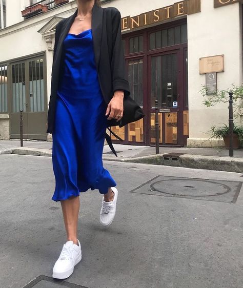 Blue Satin Dress Outfit Casual, Royal Blue Slip Dress, Royal Blue Street Style, Navy Blue Slip Dress Outfit, Satin Dress Summer Outfit, Blue Dress Street Style, Blue Dress Casual Outfit, Blue Silk Dress Outfit, Casual Satin Dress Outfit