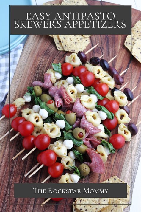 These Antipasto Skewers Appetizers offer you something a little more sophisticated this holiday while being incredibly easy to assemble! Antipasto Skewers Appetizers, Skewer Ideas, Healthy Skewers, Skewers Appetizers, Easy Antipasto, Antipasto Recipes, Mediterranean Recipes Healthy, Antipasto Skewers, Skewer Appetizers