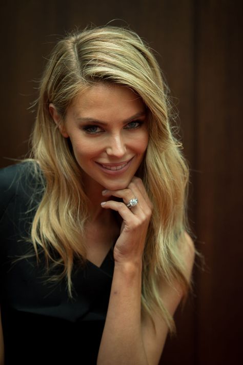 Jennifer Hawkins, Girl Celebrities, Pretty Face, Beauty Health, Hair Wrap, Most Beautiful, Celebrities, Hair Styles, Hair