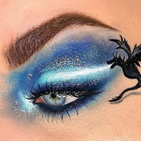 Dragon Eye Makeup, Green Dragon Eye, Dragon Makeup, Ice Dragon, Cute Eye Makeup, Halloween Eye Makeup, Graphic Makeup, Dragon Costume, Eye Makeup Designs