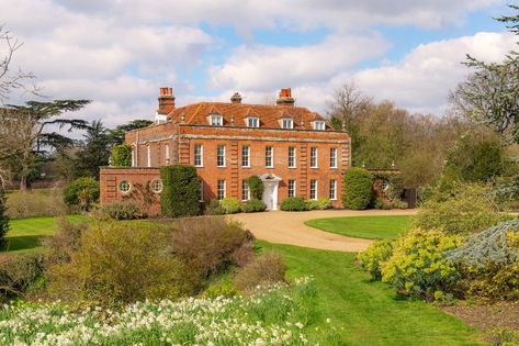 Colchester Essex, English Country House, Garden Tours, Country Style Homes, Stately Home, Cool Countries, English Countryside, Historic Homes, Queen Anne