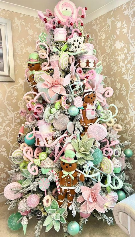 Sugarplum Christmas, Candyland Christmas Tree, Pastel Christmas Decor, Gingerbread Christmas Tree, Candy Christmas Tree, Tree Inspiration, Gingerbread Christmas Decor, Holiday Trees, Christmas Tree Decorating Themes