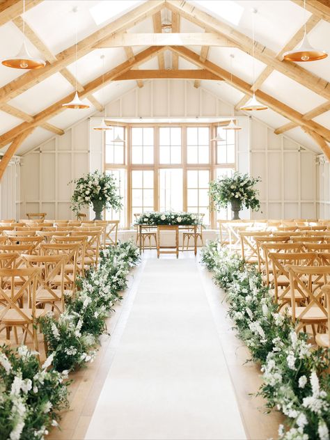 Luxury fine art wedding photography at Hyde House | Green & White floral installation at Hyde House | Cotswolds wedding photography White Floral Installation, Hyde House, Stow On The Wold, House Green, Floral Installation, Flower Wall Wedding, Floral Wedding Decorations, Cotswolds Wedding, Photography Light