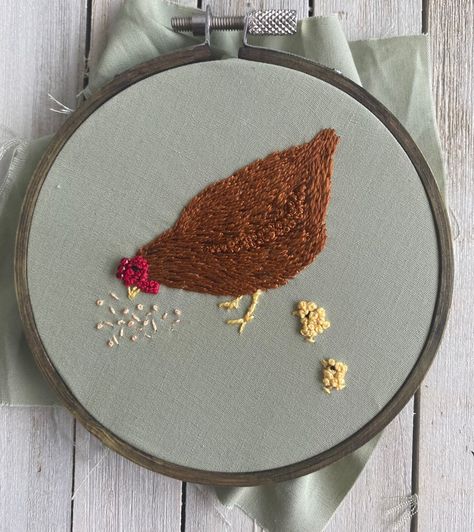 Cottagecore Embroidery, Embroidery Hoop Crafts, Chicken Crafts, Hen Chicken, Embroidery Sampler, Easter Embroidery, Baby Sewing Projects, Embroidery Materials, Hand Embroidery Projects