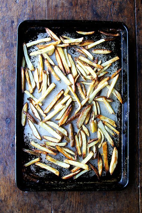 just baked Oven French Fries, Parmesan French Fries, French Fry Seasoning, Blackberry Muffin, Duck Fat Fries, Crispy Oven Fries, Oven Fries, Best Food Recipes, Chocolate Brownie Cake