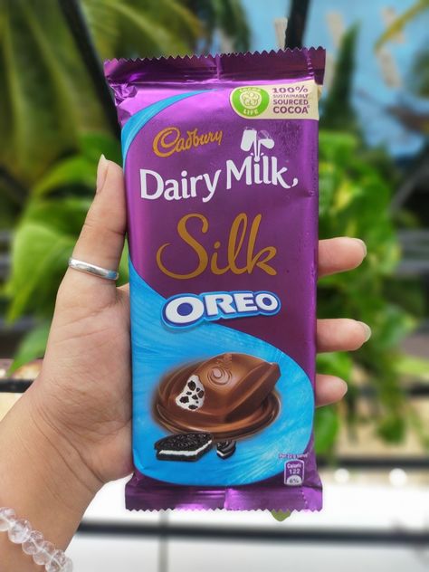 Dairy Milk Silk Oreo, Cadbury Oreo, Biscuit Snacks, Silk Oreo, Dairy Milk Silk, Chocolate Collection, Silk Chocolate, Cottagecore Living, Parisian Outfits