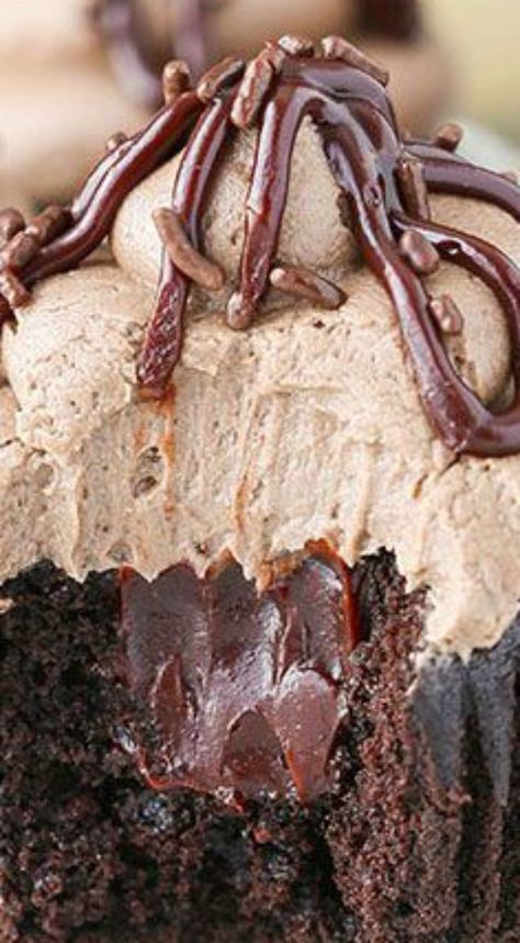 Grad Food, Baileys Frosting, Drunken Desserts, Boozy Baking, Chocolate Deserts, Chocolate Cupcakes Moist, Ganache Filling, Chocolate Ganache Filling, Cupcakes Recipes