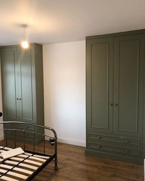 Chris on Instagram: “Bespoke and hand-painted fitted wardrobes with different internal designs for each one, and two drawer boxes at the bottom. Lovely choice…” Fitted Wardrobes With Drawers, Chimney Breast Wardrobe, Painted Fitted Wardrobes, Grey Fitted Wardrobes, Alcove Wardrobe, Amber Room, Courtyard Gardens Design, Chimney Breast, Wardrobe Drawers