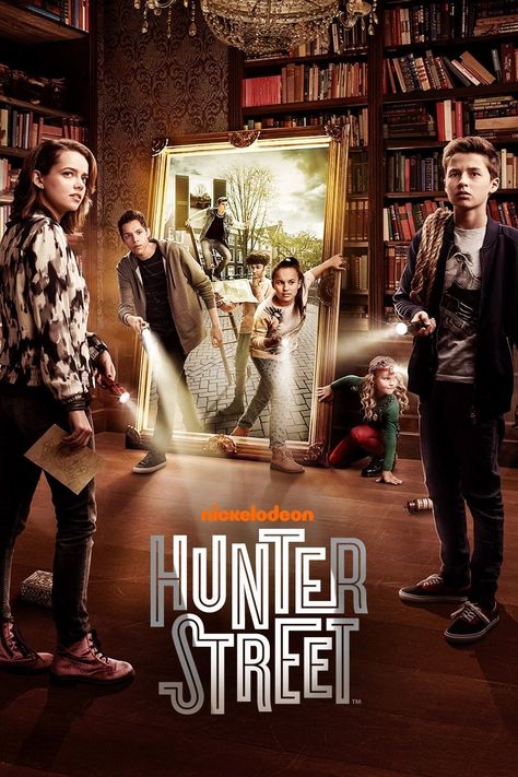 EL MISTERIO DE LOS HUNTER la mejor serie Hunter Street, Full Mon, Disney Live Action Movies, Night Film, Girly Movies, Inspirational Movies, A Quiet Place, رعب نفسي, Quiet Place