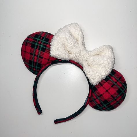 Christmas At Disney, Christmas Mickey Mouse, Cutest Outfits, Christmas Mickey, Christmas Plaid, Mickey Mouse Ears, Disney Ears, Beautiful Sights, Minnie Ears