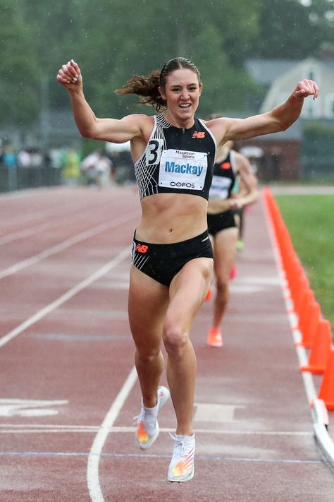 Emily Mackay • 2023 Adrian Martinez Classic (Concord, MA) #800metres #running Adrian Martinez, Fitness Photoshoot, Athletic Girls, Sporty Girls, Body Reference, Action Poses, Female Athletes, Track And Field, Sports Women