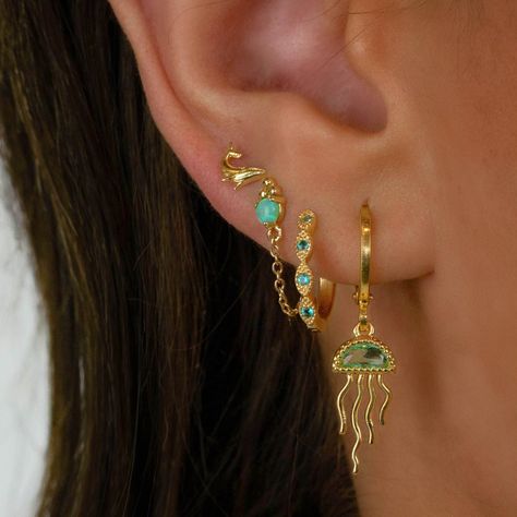 Earring Stacks, Surf Jewelry, Beachy Jewelry, Piercing Inspo, Hippie Earrings, One Earring, Jewelry Accessories Ideas, Dope Jewelry, Jewelry Essentials