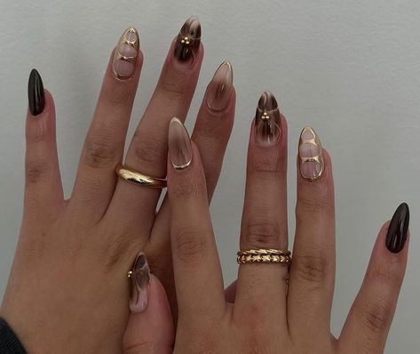 Nails Creative Ideas, Silver And Brown Nails, Almond Nails Brown Design, Nails With Brown Dress, Molding Gel Nail Art, Nails With Chrome Accent, Brown And Silver Nails, Gold And Silver Nail Designs, Brown Nails Chrome