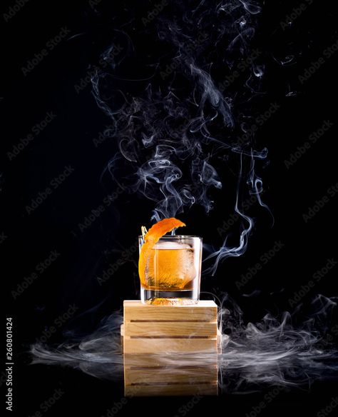 Committing just a few key ratios to memory can make at-home mixology a breeze. Read about which ones people know by heart🔥🥃 Smoked Old Fashioned, Smoked Whiskey, Smoked Cocktails, Mezcal Tequila, Franklin Bbq, Short Glass, White Cocktails, Bourbon Cocktails, Cocktail Ingredients