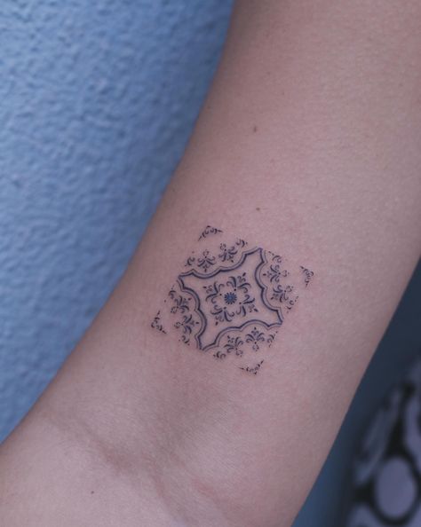 Portuguese Tattoos For Women, Small Portugal Tattoos, Gaudi Tattoo, Spanish Tile Tattoo, Portugal Tattoo Ideas, Talavera Tattoo, Azulejos Tattoo, Inking Styles, Italian Tattoos For Women