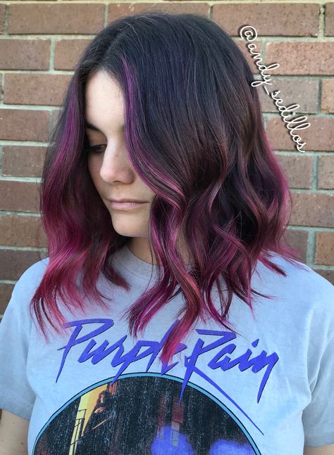 Magenta Balayage Brunette, Blue Lowlights In Brown Hair, Magenta Highlights On Dark Hair, Dark Hair With Pink Highlights, Dark Brown Hair With Pink, Brunette With Pink Highlights, Brunette With Pink, Bayalage Dark Hair, Haircolour Ideas