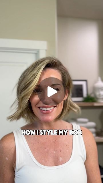 Curling A Bob With A Flat Iron, How To Curl Bob With Flat Iron, Side Part Shoulder Length Bob, How To Curl A Short Bob, How To Curl A Bob Haircut, Flat Iron Waves Short Hair, Center Part Bob, How To Style A Bob, Curl Lob