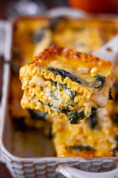 Spinach And Ricotta Lasagna, Pumpkin Alfredo Sauce, Pumpkin Alfredo, Pumpkin Recipes Dinner, Pumpkin Lasagna, Vegan Pumpkin Recipes, Pumpkin Dishes, Pumpkin Sauce, Spinach Ricotta