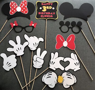 Minnie Mouse Svg Free Cricut, Disney Party Ideas Decorations, Minnie Mouse Photo Booth, Mickey Mouse Photo Booth, Mickey Mouse Decor, Disney Props, Γενέθλια Mickey Mouse, Mickey Mouse Birthday Decorations, Disney Cricut