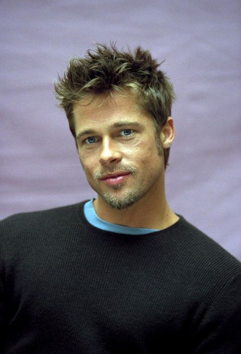 Brad Pitt Short Hair, Fashion For Men Over 40, Brad Pitt Haircut, Brad Pitt Hair, Crew Cut Haircut, Male Haircuts Curly, Milan Fashion Week Men, Over 40 Fashion, Fashion Milan