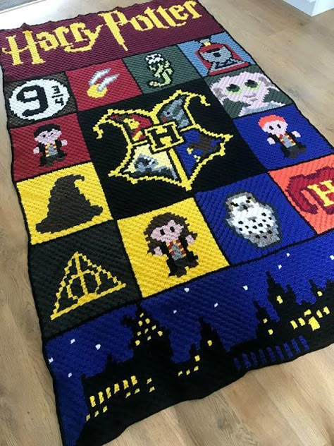 Harry Potter Crochet Blanket, C2c Harry Potter, Harry Potter C2c, Tricot Harry Potter, Crochet Harry Potter, Harry Potter Blanket, Harry Potter Colors, Harry Potter Quilt, C2c Patterns