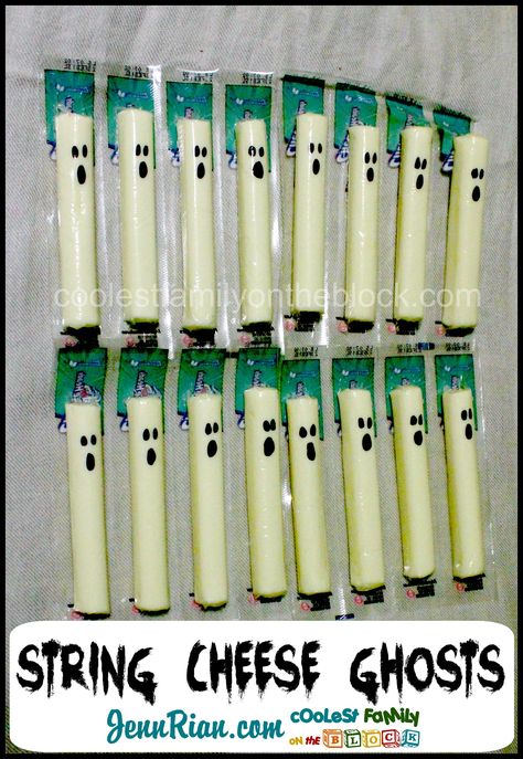 Easy Healthy Halloween Snacks!  String Cheese Ghosts!  Cheesestick Ghosts! Ghost String Cheese, Class Halloween Treats Goody Bags, Kindergarten Halloween Party, Halloween Food Snacks, Childrens Halloween Party, Kindergarten Halloween, Classroom Snacks, Halloween Finger Foods, Halloween Favor Bag