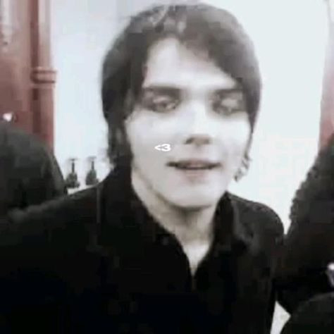 Gerard Way ♡ [Vídeo] em 2022 Gerard Way Edit, My Chemical Romance Aesthetic, Mcr Edits, Gerald Way, Mcr Memes, Emo Men, I Love Mcr, Frank Iero, Rock Punk