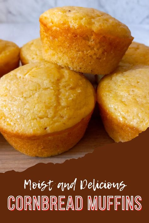 Cornbread muffins on a board Amish Cornbread, Sweet Cornbread Muffins, Pasta Food Recipes, Easy Cornbread, Cornbread Muffins Recipe, Best Cornbread Recipe, Cornmeal Muffins, Cornbread Recipe Sweet, Delicious Cornbread