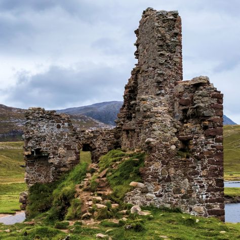 Spooky Architecture, Scottish Ruins, Hyrule Compendium, Frostgrave Terrain, Archaeology Dig, Environment Photography, Architecture Reference, British Landscape, Beautiful Ruins