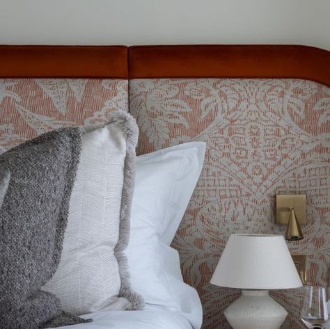 ABIGAIL REAY | Interior Architecture on Instagram: "Slumber in sophistication - an oversized headboard adds a new dimension of elegance to this bedroom. ⁠ ⁠ The rich hue and velvet frame of the rounded corners add a softness to the space which instils depth and warmth. Paired with patterned linen, together it creates a blend of style that transforms a place of rest into an eye-catching centrepiece. ⁠ ⁠ 📸 @paullmcraig⁠ ⁠ #abigailreay #abigailreaynineelms⁠ #bedroomdesign #bedroominspo" Extra Large Headboard, Giant Headboard, Oversized Headboard Wood, Oversized Headboard Fabric, Oversized Headboard, Arch Upholstered Headboard, Bedroom Inspo, Round Corner, Kids Bedroom