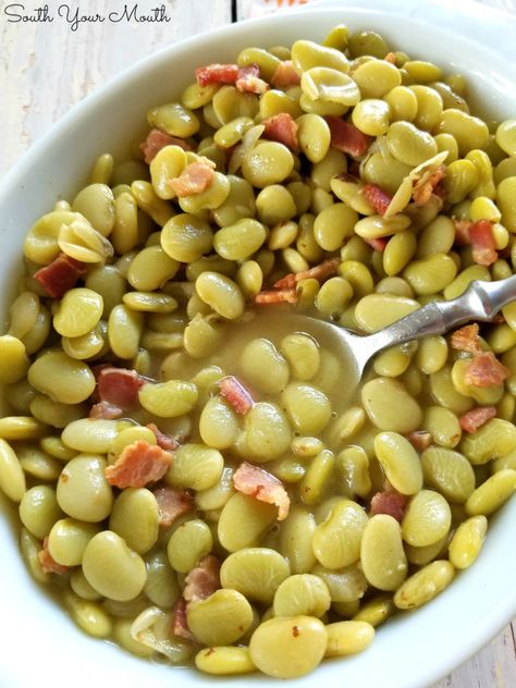 Country-Style Baby Lima Beans | A no-fail Southern recipe for tender baby lima beans (butterbeans) cooked low and slow with bacon. Frozen Baby Lima Bean Recipes, Lima Beans In Crockpot, Green Lima Beans, Lima Beans Recipe, Baby Lima Beans, Cooking Lima Beans, Beans And Ham, Lima Bean Recipes, Butter Beans Recipe