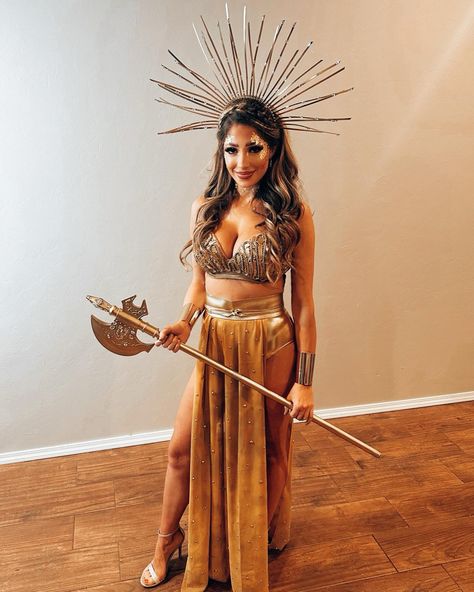 Halloween 2023 goddess costume Athena hair and makeup Hera Goddess Costume, Athena Makeup, Athena Goddess Costume, Aphrodite Costume, Greek Goddess Costume Diy, Greek Mythology Costumes, Mythology Costumes, Athena Costume, Hera Goddess